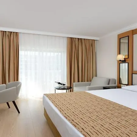 Rezort Aydinbey Famous 5*